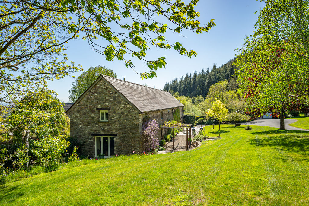 Rear Elevation- click for photo gallery